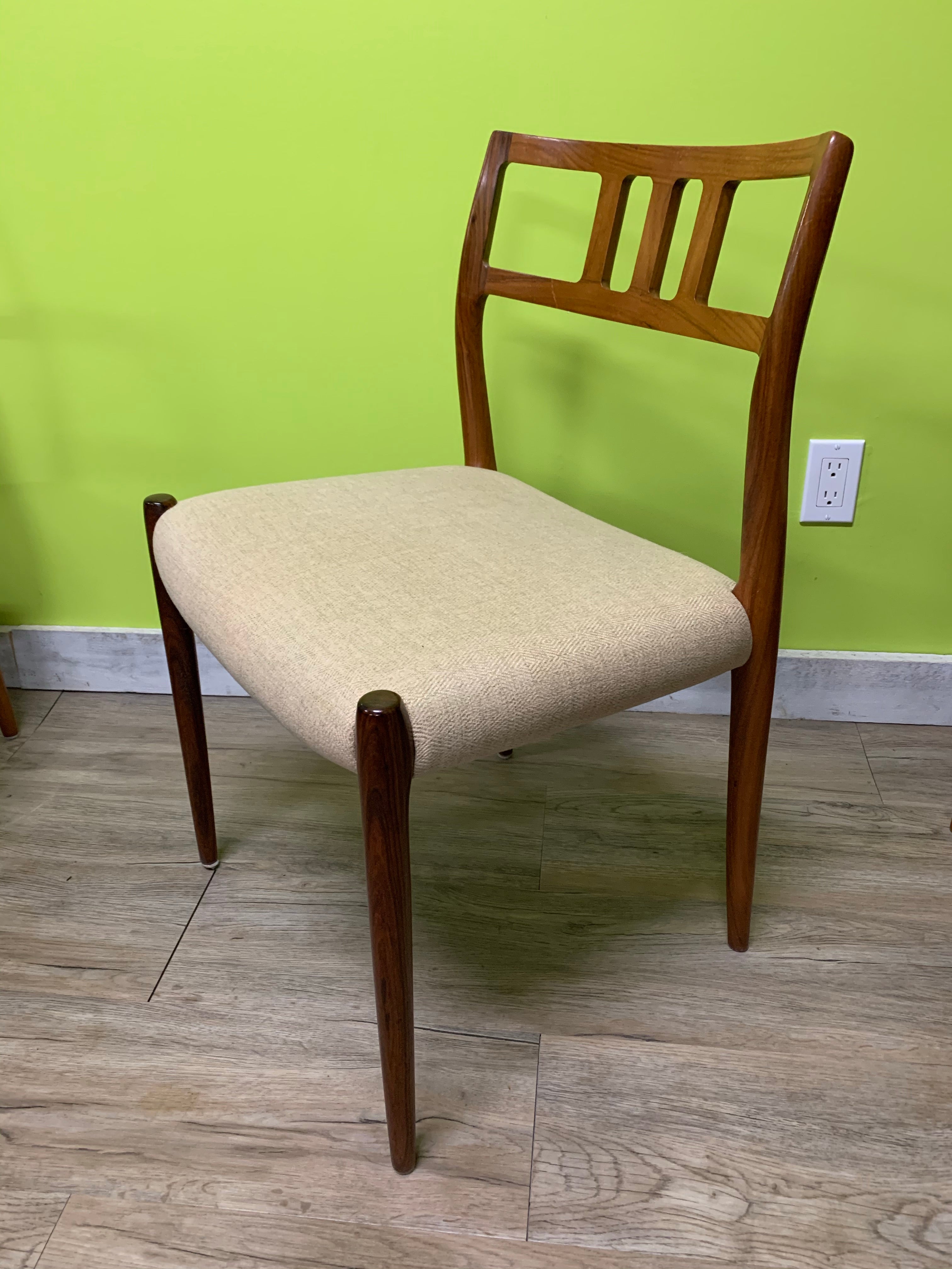 Mid-Century Chairs & Sofas – Green Wall Vintage