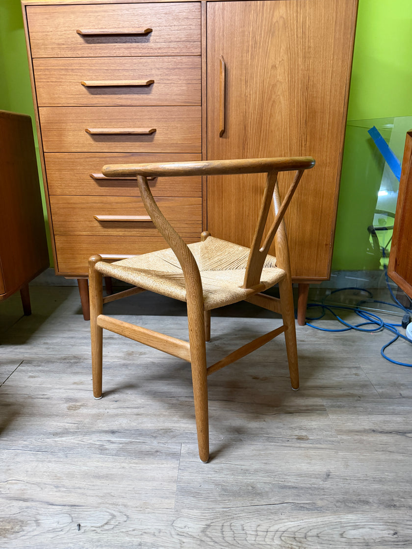6 Mid Century Oak Wishbone Dining Chairs by Hans J Wegner of Denmark