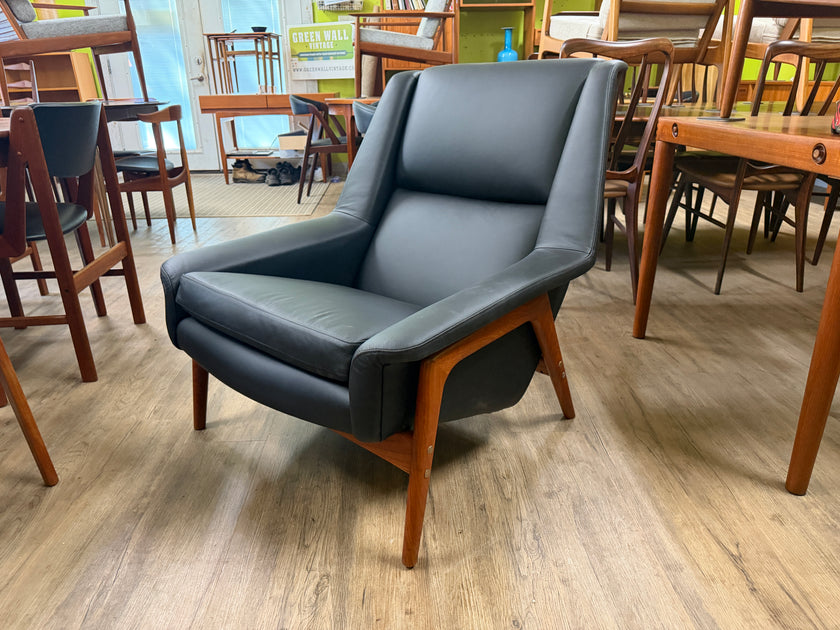 Mid Century Teak and Black Leather Lounge Chair
