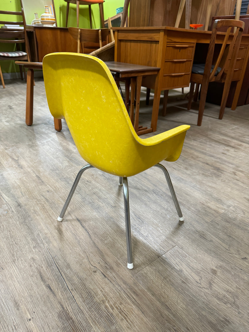 Mid Century Kids Shell Chair