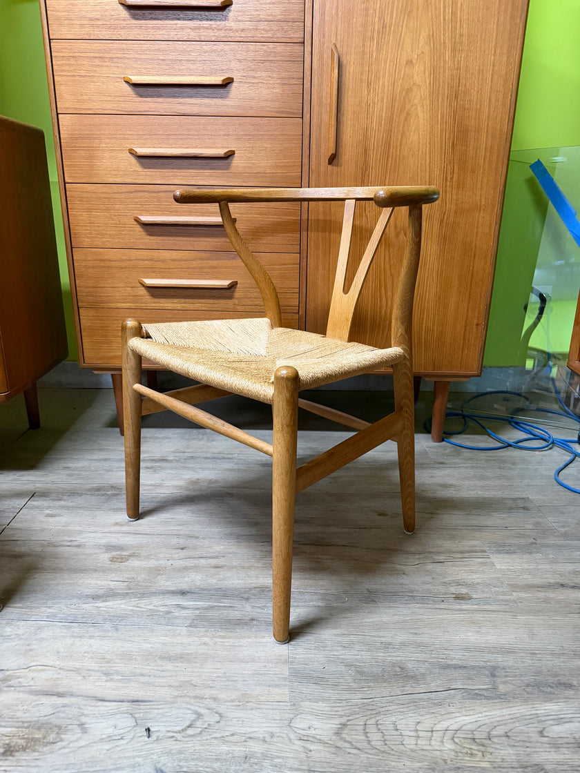 6 Mid Century Oak Wishbone Dining Chairs by Hans J Wegner of Denmark