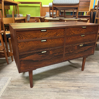 Mid Century Brazilian Rosewood Chest of Drawers / Dresser