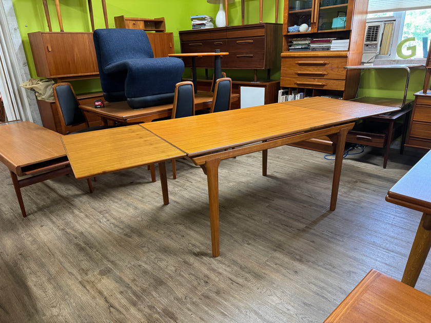 Mid Century Teak Dining Table from Denmark