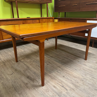 Mid Century Teak Dining Table from Denmark