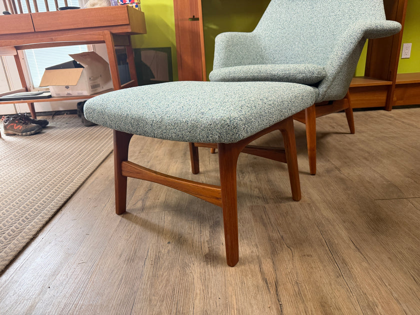 Mid Century Teak “Manta Ray” Lounge Chair and Ottoman